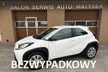 1,0 72KM Klimatronik Kamera CarPlay VAT23%